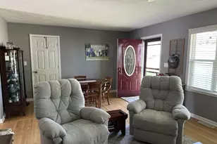 205 Sherwood Ln, Lena, IL 61048 - Photo 6