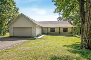 7519 Burr Oak Rd, Roscoe, IL 61073 - Photo 2