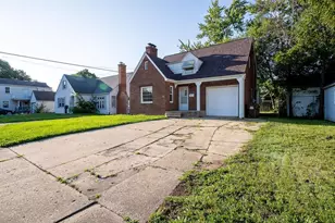 2111 Yonge St, Rockford, IL 61103 - Photo 4