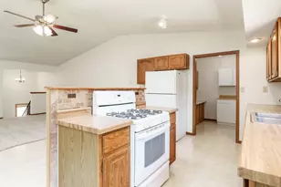 2379 Circle Dr, Belvidere, IL 61008 - Photo 4