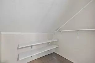 110 W 3rd St, Belvidere, IL 61008 - Photo 10