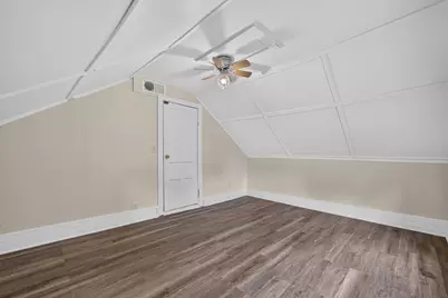 110 W 3rd Street, Belvidere, IL 61008 - Photo 12