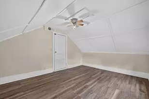 110 W 3rd St, Belvidere, IL 61008 - Photo 12