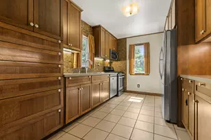 211 River Park Rd, Loves Park, IL 61111 - Photo 6