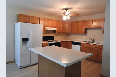605 Southtowne Drive, Belvidere, IL 61008 - Photo 2