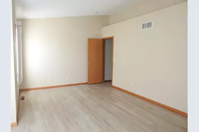605 Southtowne Drive, Belvidere, IL 61008 - Photo 8