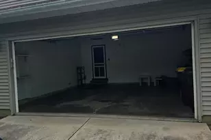 802 N Greenfield Dr, Freeport, IL 61032 - Photo 6