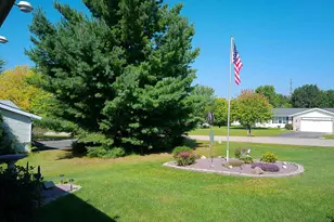 6727 Sawmill Dr, Roscoe, IL 61073 - Photo 4