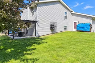 6727 Sawmill Dr, Roscoe, IL 61073 - Photo 8