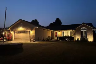 147 Autumnwood Ln, Davis Junction, IL 61020 - Photo 2