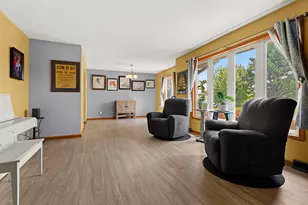 147 Autumnwood Ln, Davis Junction, IL 61020 - Photo 6