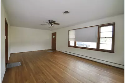 1015 S 1st Avenue, Ottawa, IL 61350 - Photo 2