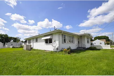 1015 S 1st Avenue, Ottawa, IL 61350 - Photo 1