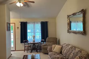 2109 W Navajo Dr, Freeport, IL 61032 - Photo 6