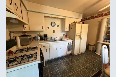 929 N Johnston Avenue, Rockford, IL 61101 - Photo 4