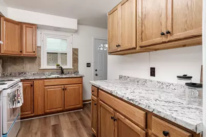 828 Indiana Avenue, Rockford, IL 61102 - Photo 10