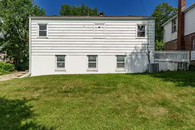 828 Indiana Avenue, Rockford, IL 61102 - Photo 2