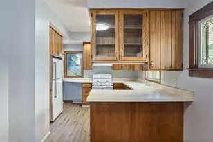 103 E Roosevelt St, Freeport, IL 61032 - Photo 18