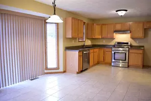 11178 Jasmine Dr, Roscoe, IL 61073 - Photo 12