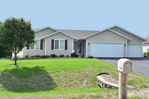 11178 Jasmine Dr, Roscoe, IL 61073 - Photo 1