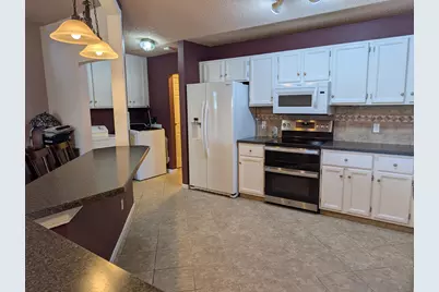 1016 Baxter Lane, Freeport, IL 61032 - Photo 12