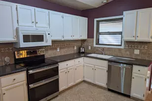1016 Baxter Ln, Freeport, IL 61032 - Photo 10