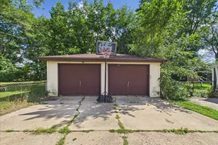 409-411 Glendale Rd, Loves Park, IL 61111 - Photo 4