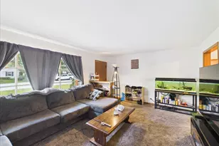 409-411 Glendale Rd, Loves Park, IL 61111 - Photo 8