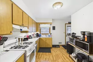409-411 Glendale Rd, Loves Park, IL 61111 - Photo 10