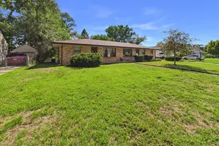409-411 Glendale Rd, Loves Park, IL 61111 - Photo 2