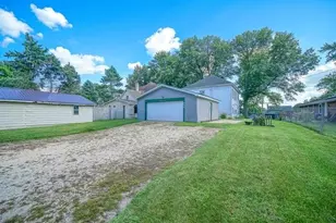 904 N 3rd St, Ashton, IL 61006 - Photo 2