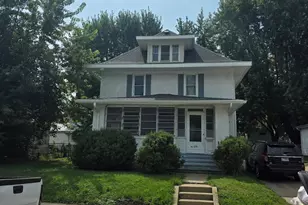 639 W Cottonwood, Freeport, IL 61032 - Photo 1