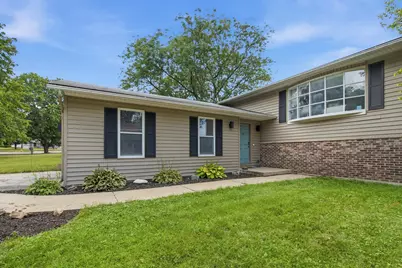 648 Alamo Drive, Freeport, IL 61032 - Photo 6