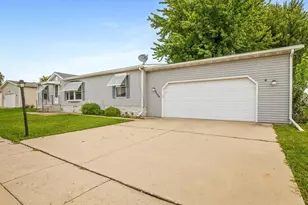 2134 Iris Ave, Belvidere, IL 61008 - Photo 4