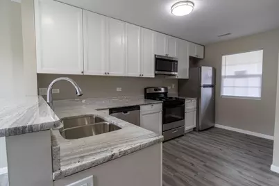 1725 W Chrysler Drive, Belvidere, IL 61008 - Photo 4