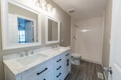 1725 W Chrysler Drive, Belvidere, IL 61008 - Photo 18