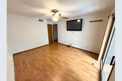 4689 High Point Dr #8, Rockford, IL 61114 - Photo 4