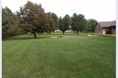 538 Sandra Circle, Freeport, IL 61032 - Photo 34