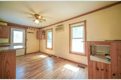 710 Glidden Avenue, Dekalb, IL 60115 - Photo 4