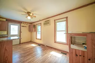 710 Glidden Ave, Dekalb, IL 60115 - Photo 4