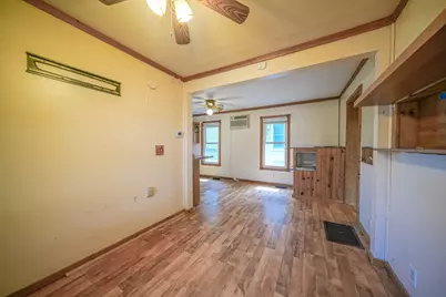 710 Glidden Avenue, Dekalb, IL 60115 - Photo 10