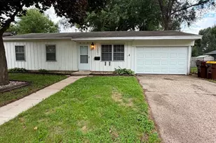 1007 Kingsley Dr, Machesney Park, IL 61115 - Photo 1