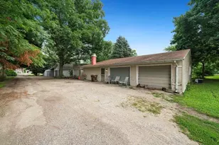 225 E 4th St, Byron, IL 61010 - Photo 36
