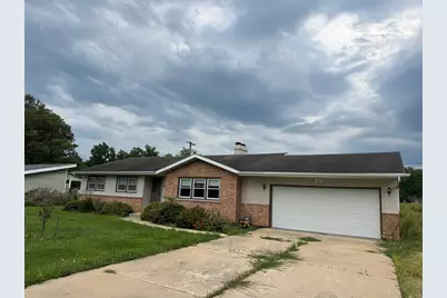 527 Timber Hills Drive, Freeport, IL 61032 - Photo 2