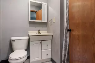 608 N 2nd St, Holcomb, IL 61043 - Photo 38
