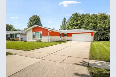 215 Lynne Lane, Belvidere, IL 61008 - Photo 2
