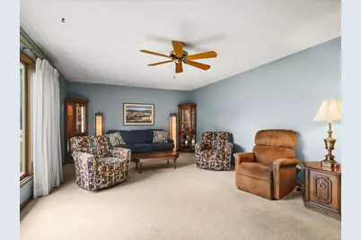 215 Lynne Lane, Belvidere, IL 61008 - Photo 6