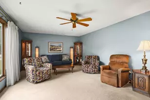 215 Lynne Ln, Belvidere, IL 61008 - Photo 6