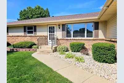 5718 Settlers Close, Loves Park, IL 61111 - Photo 2