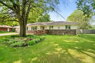 6426 Dandbridge Blvd, Rockford, IL 61103 - Photo 2